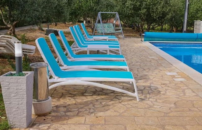 Exclusive Elegant Villa With Pool in Kastel Novi - Foto 28