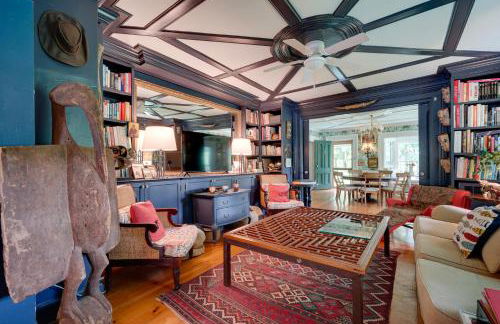 Gorgeous Victorian-Style House with Hilltop Pool! - Photo 4