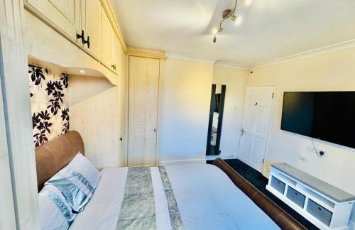 4-Bed Oasis Quiet Culde sac - Foto 11