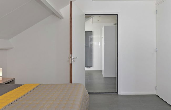 Exclusive Apartment on the Ground Floor Directly Located on the Water - Foto 3