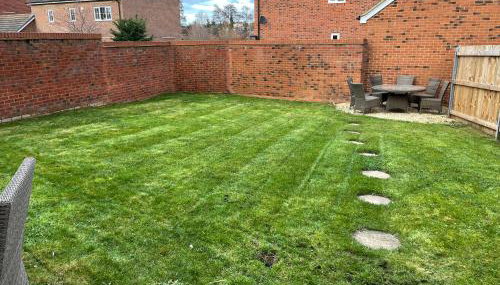 Stunning Large Detached Gloucester, 4 beds, 3 bedroom, 2 bathroom property, Nr Chelt, The Docks and Quays sleeps 6 - Foto 3, Garden view