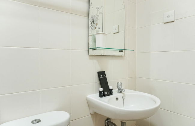 Elegant 2BR Apartment with Working Room The Lavande Residences - Foto 17