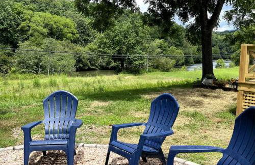 Riverside Relaxer w/Hot Tub+Fire Pit +Wifi & view - Foto 23