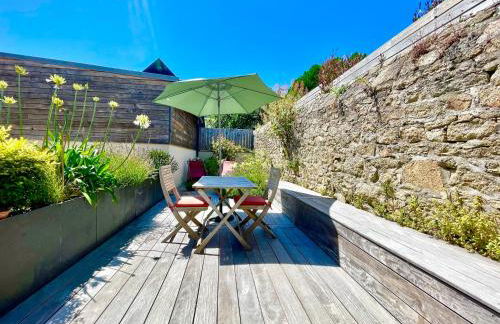 300 m Plage et Centre Ville - Parking Privatif et Gratuit sur Place - Terrasse Bois - Foto 1