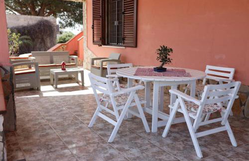 Villa con Giardino di 2000mq al Plemmirio - 400m dal Mare - Foto 2