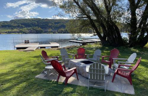Lakefront home with fire pit and dock Near Wisp Resort - Foto 40