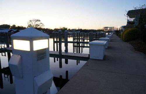 Riverside Home Near Beaches, Pier, downtown - Photo 22