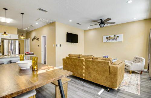 Pet-Friendly Home 2 Miles to Lake Conroe! - Photo 2