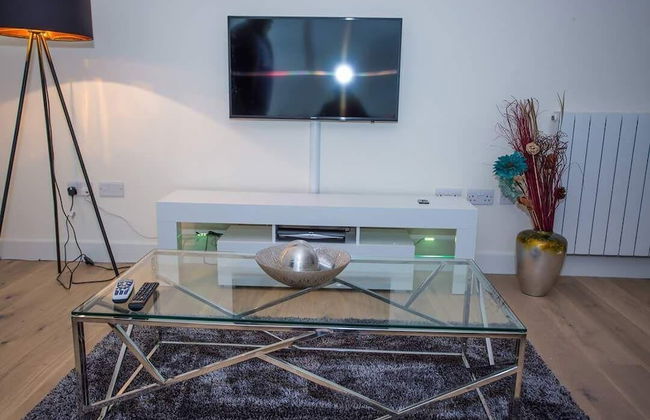 PREMIUM WOOLWICH 2 BED APARTMENT - Photo 4