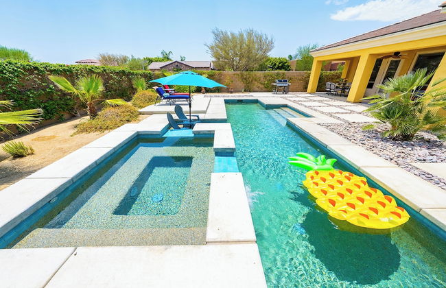 Luxurious 5BR Resort Style Home w/ Pool & Spa - Foto 34