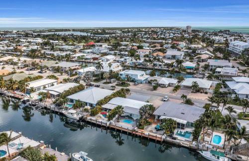 Villa Bella Newly Remodeled With Private Dock and Pool & Cabana Club Access - 7 night minimum stay - Foto 24