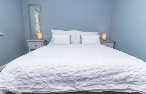 Free Driveway Parking, 3 Double Bedroom House, Quiet Private Estate, Fast WIFI, Ideal for Long Term Contractor, etc Stays, 3 miles 7 mins drive to Nissan, 15 mins to Sunderland Newcastle, Regular Housekeeping Options - See Our Site for Assurance - Foto 12