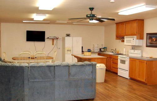 Lakefront Cabin Getaway with Firepit near Ozark National Forest in Scranton, Arkansas - Foto 3