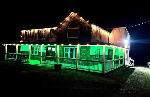 Catskills Escape Hot Tub Massage Chairs & Games - Foto 36