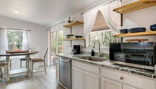 Valrico Retreat with Fire Pit about 18 Mi to Tampa! - Foto 2