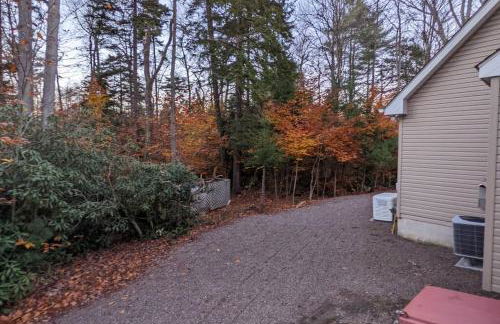 Luxury 4 bedroom house in Pocono Mountains with Hottub in Golf Course Near Lake - Foto 22