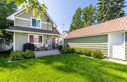 CDA Getaway! King Beds, Gear Storage, RV & Trailer Parking, 1 Mile to the Lake! - Foto 28