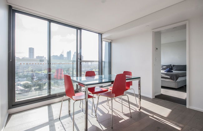 Modern 2 Bedroom Potts Point Apartment - Photo 11