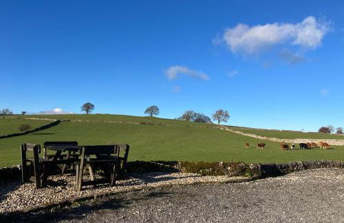 Thors Cave Cabin, Peak District - Photo 36