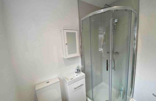 Cozy Self-Contained Suite with Own Entrance - Foto 10