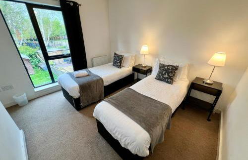 Spacious 5 bed townhouse Manchester, Salford Qauys - Two Bedroom with Parking - Foto 28
