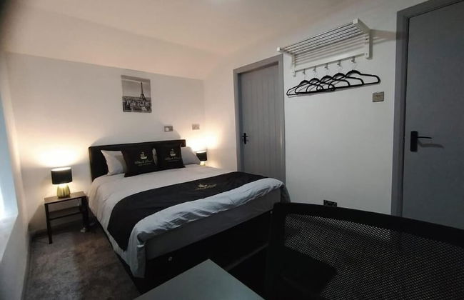 Black Pearl Luxury Apartments - Photo 3