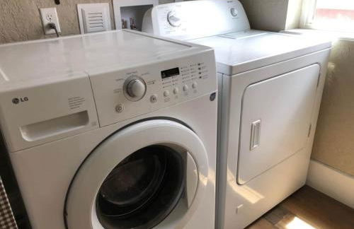 UPTOWN CASTLE - CITY VIEWS - THEATER & CONVENTION DISTRICT! - Foto 40