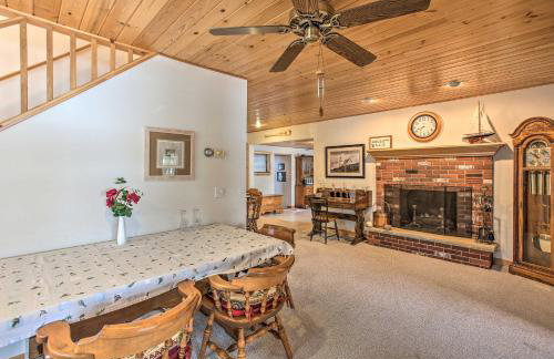 Waterfront Cottage, 9 Mi to Aloha State Park! - Foto 6