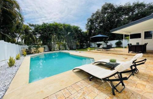 Tropical Oasis House Private Pool Family Yard - Photo 13
