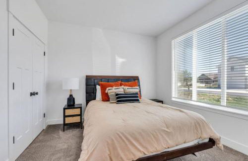 Dream Bear Lake Getaway w/ Hot Tub & Yard - Photo 53