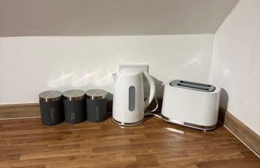 Epsom High Street Apartment 10 - Photo 15