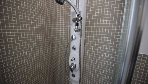 Be Chic - Photo 2, Shower