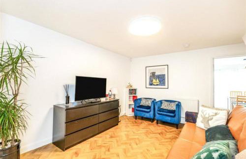 3-Bed Home Chichester with Parking, Ensuite & Garden - Foto 7