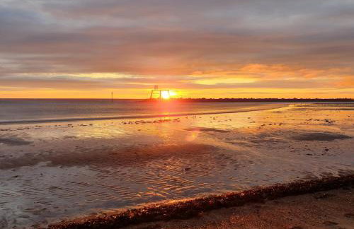 Sunrise Cottage, 2 minutes walk from the beach! - Foto 1