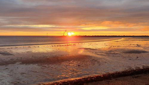 Sunrise Cottage, 2 minutes walk from the beach! - Foto 1