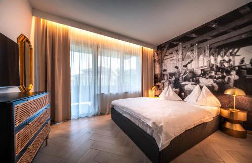 goldfinger + suites - Photo 37