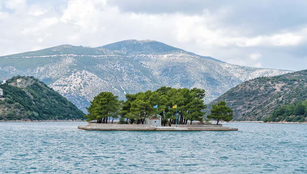Vues depuis la baie de Vathi