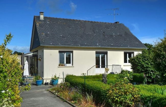 Holiday Home in Kerbors Near Cote de Granit Rose - Foto 1