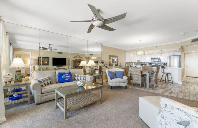 Stunning 2/2 Designer Condo w Coastal Appeal Right on the Gulf! - Foto 13