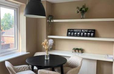 Large 4 Bedroom 3 Bathroom Town House with Secure Parking by Amazing Spaces Relocations Ltd - Foto 40