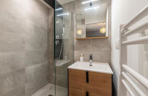 AMJA Proche clinique Saint-Roch apt 3 chambres 3 salles de bain parking gratuit idéal famille groupe coworking 10 min centre ville 10 min plage 5 min sortie autoroute - Foto 10