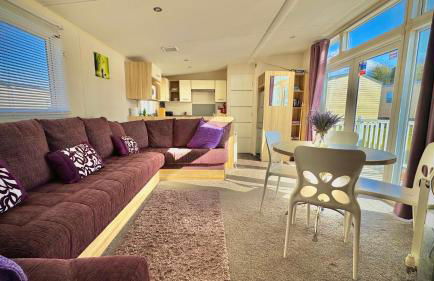 Marton Mere - 3 Bedroom Caravan- by Holiday Homes - Photo 22