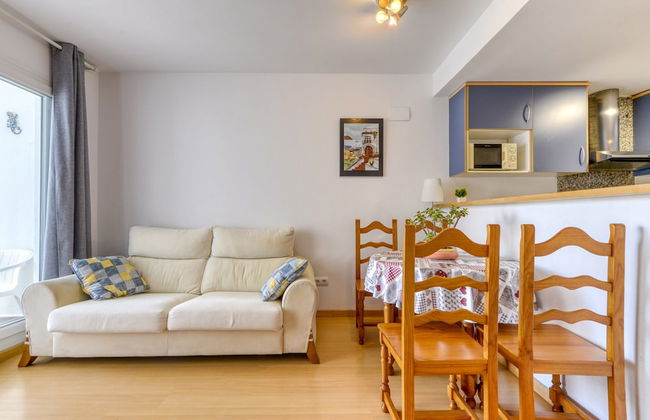 Apartment in Roses Near Sandy Beach - Photo 13