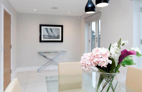 Stunning Central Windsor Town House With Parking - Foto 20