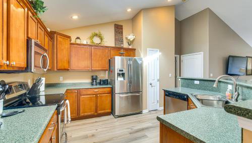 Bar, Pool Table and Yard! Spacious Union Home - Foto 5