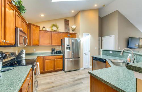 Bar, Pool Table and Yard! Spacious Union Home - Foto 5