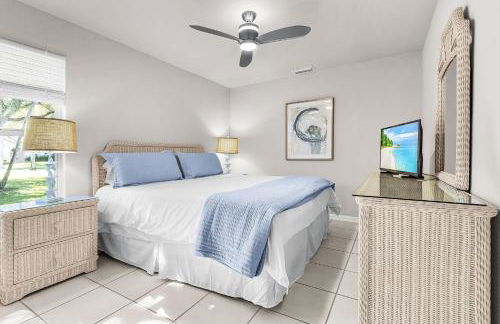 Lazy days and lake views. Beautiful Naples pool home - Foto 12