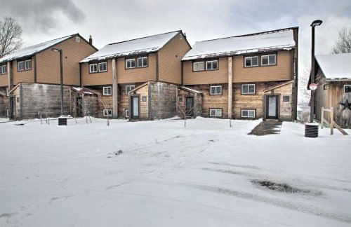Slopeside Burke Mtn Condo with Amenity Access! - Foto 21