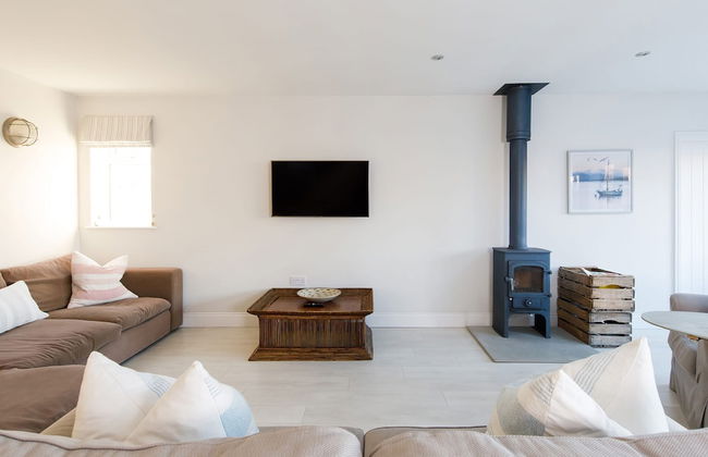 4BR Beach House Sleeps 10 - 5 Mins Walk to the Sea - Foto 72