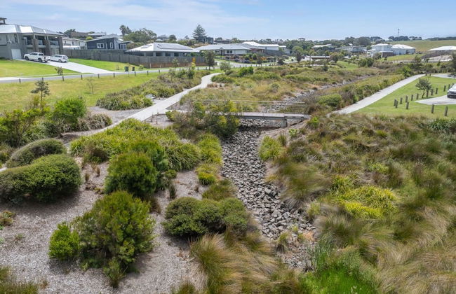 Modern Coastal Escape Pet Friendly With Fireplace - Foto 21